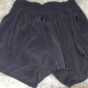 Lululemon track short v 4”